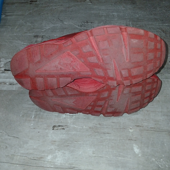 Mens Nike huarache sneakers size 12 red used - Picture 4 of 4